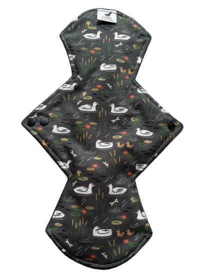 Reusable menstrual pad with duck pattern 