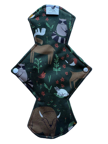 Organic cotton cloth pad with nature-themed design 